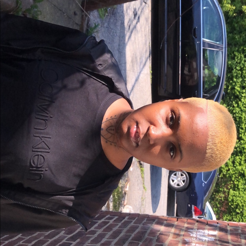 Meet your Posher, Lakeia